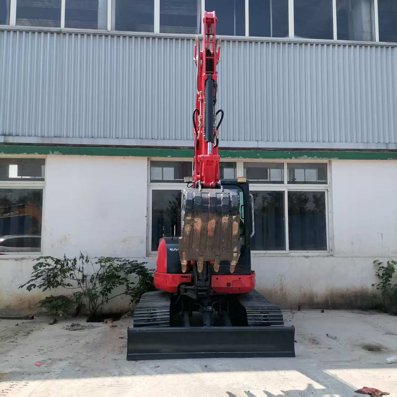 Auxiliary hydraulic lines and bucket of used 2025 Kubota KX165-5 excavator for sale